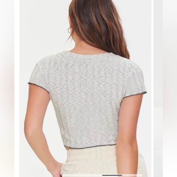 🍩EUC🍩 FOREVER 21 Gray Knit Crop Top Button Up Sweater V-Neck - Picture 2 of 8